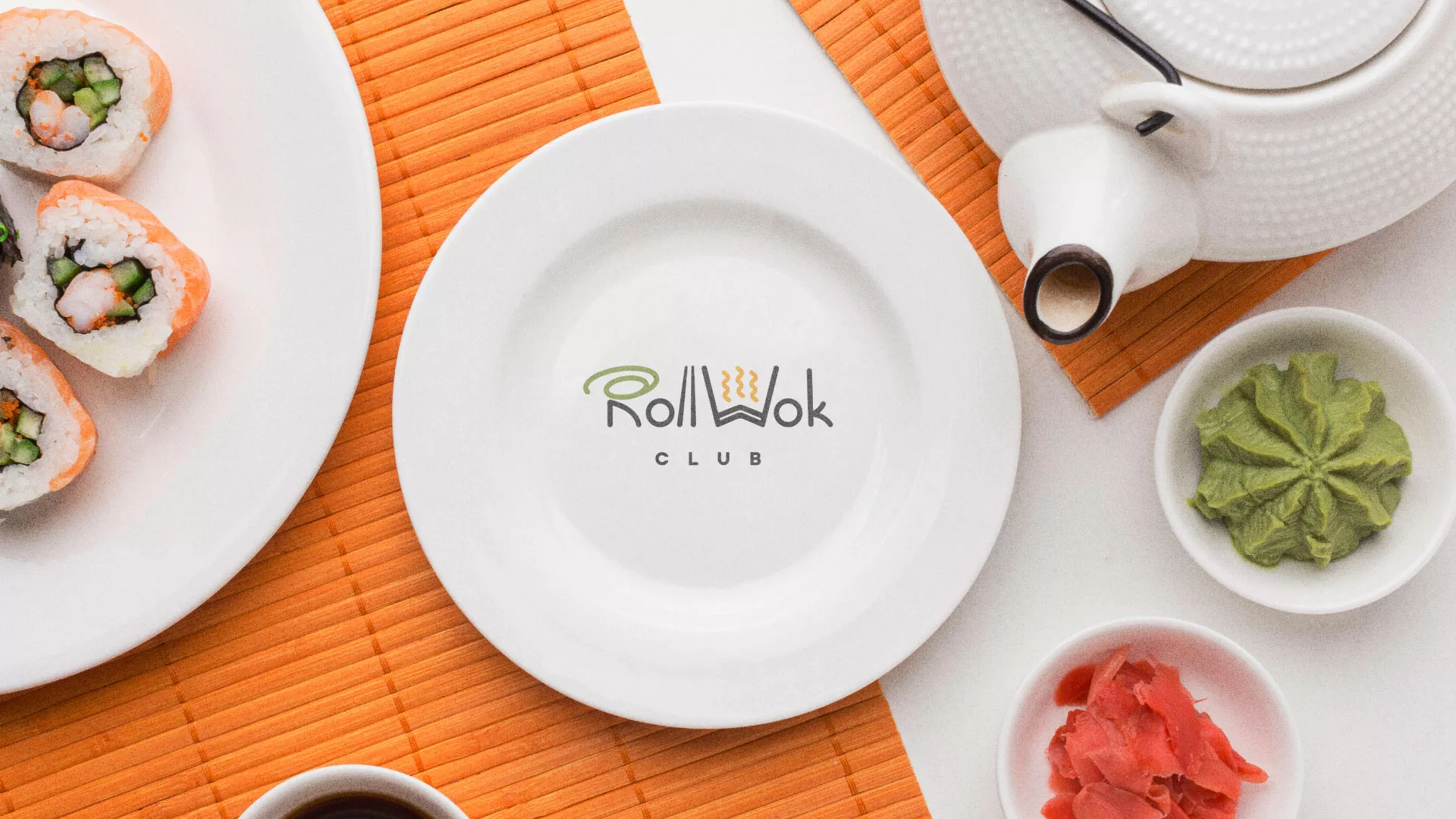 Разработка логотипа и фирменного стиля суши-бара «Roll Wok Club» в Котельниково